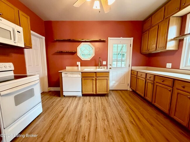 Building Photo - 1915 Culbertson Ave