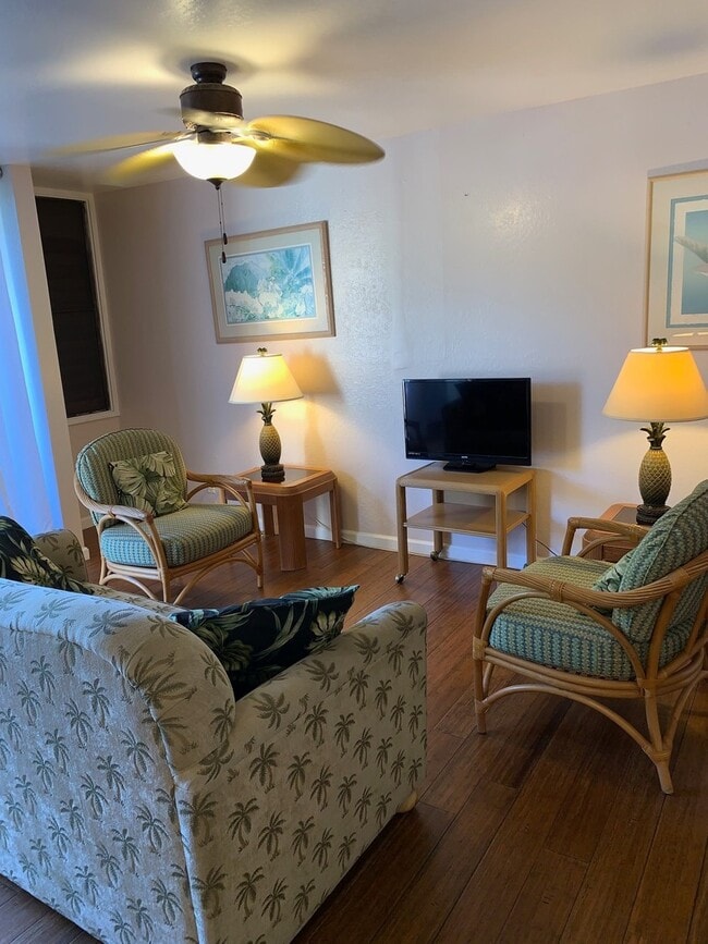 Building Photo - Makaha Valley Plantation - Two Bedroom