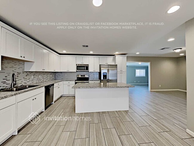 Building Photo - 3407 E Anderson Dr