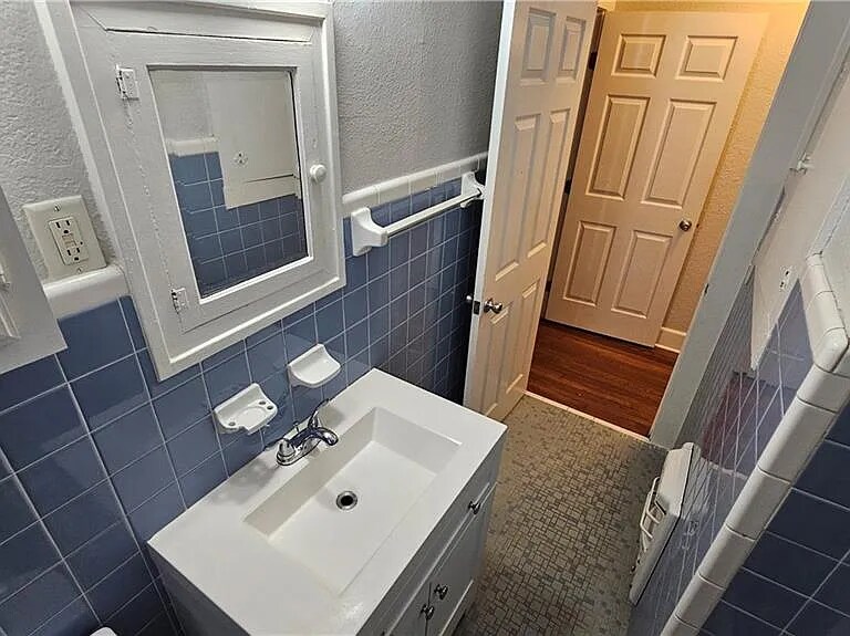 Building Photo - 1215 N 15th St