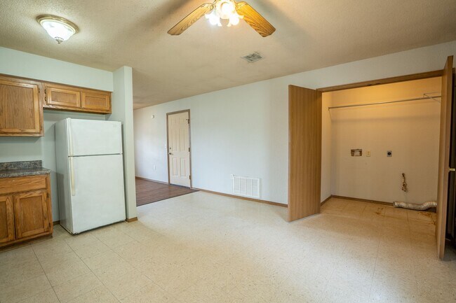 Building Photo - 3 Bed | 2 Bath | Broken Arrow