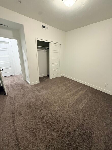 Building Photo - 551 S 1020 W