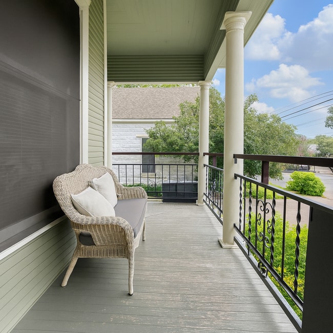 Building Photo - 110 E 30th St