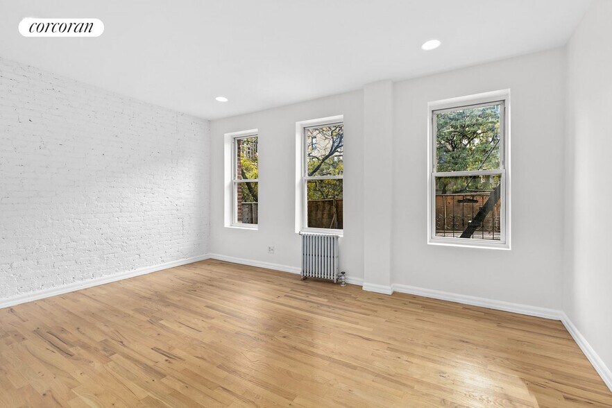 Primary Photo - 53 W 106th St
