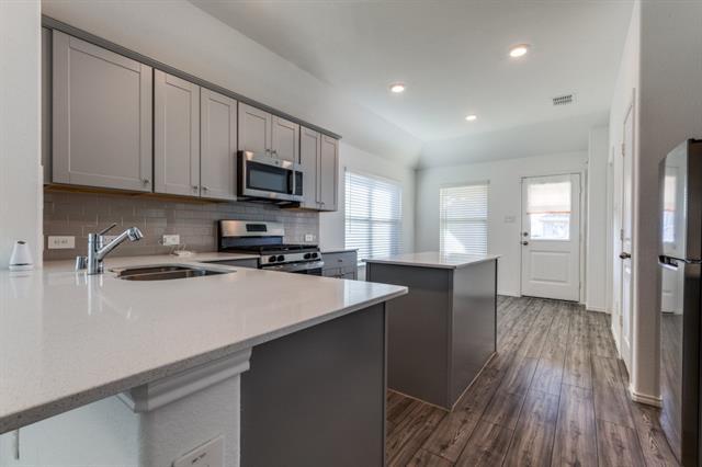 Building Photo - 2907 Meadowlands Dr