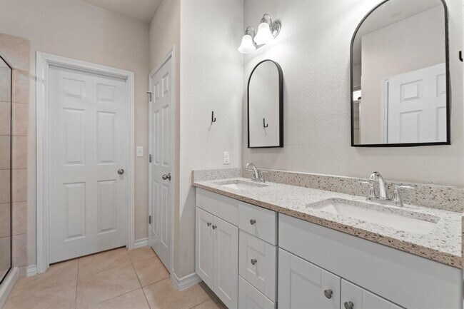 Building Photo - 277 Magna Ln