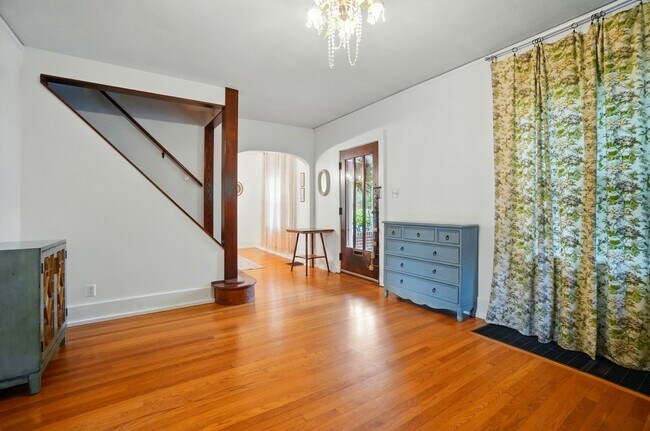 Building Photo - 3000 Hillside Ave