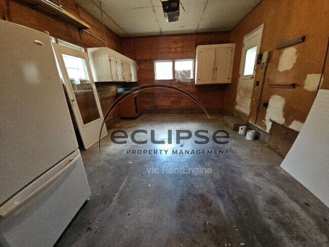 Building Photo - 102 Poncha Ave
