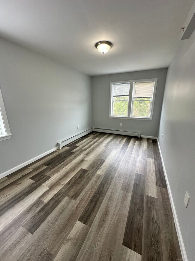 Building Photo - 178 Martin St