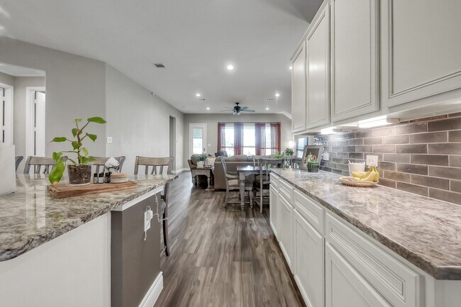 Building Photo - 20151 Bushwick Falls Dr