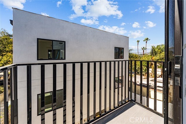 Building Photo - 1376 Edgecliffe Dr