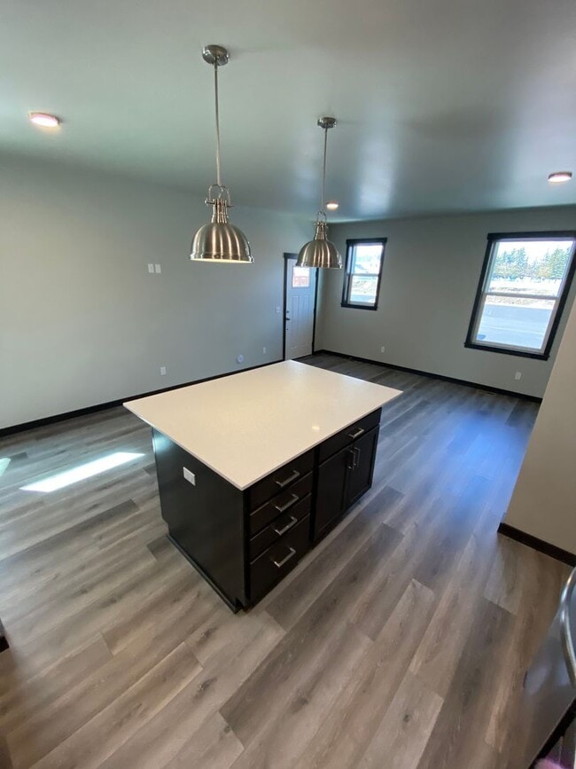 Building Photo - New Townhome in Priest River