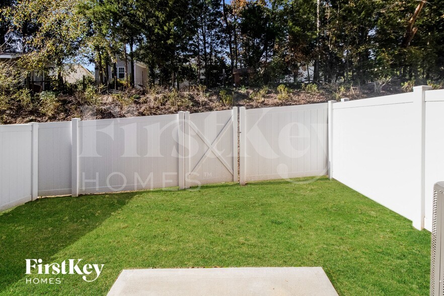 Building Photo - 2080 Cypress Village Dr NW