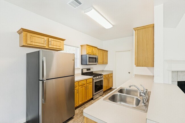 Building Photo - 1110 Chase Park Dr