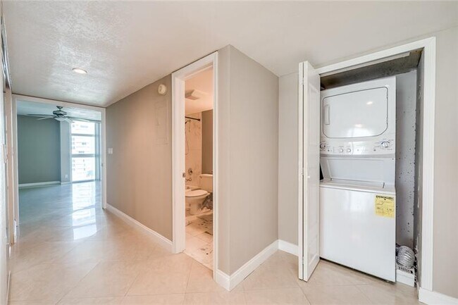 Building Photo - 1360 S Ocean Blvd