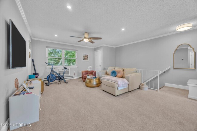 Building Photo - 93 White St