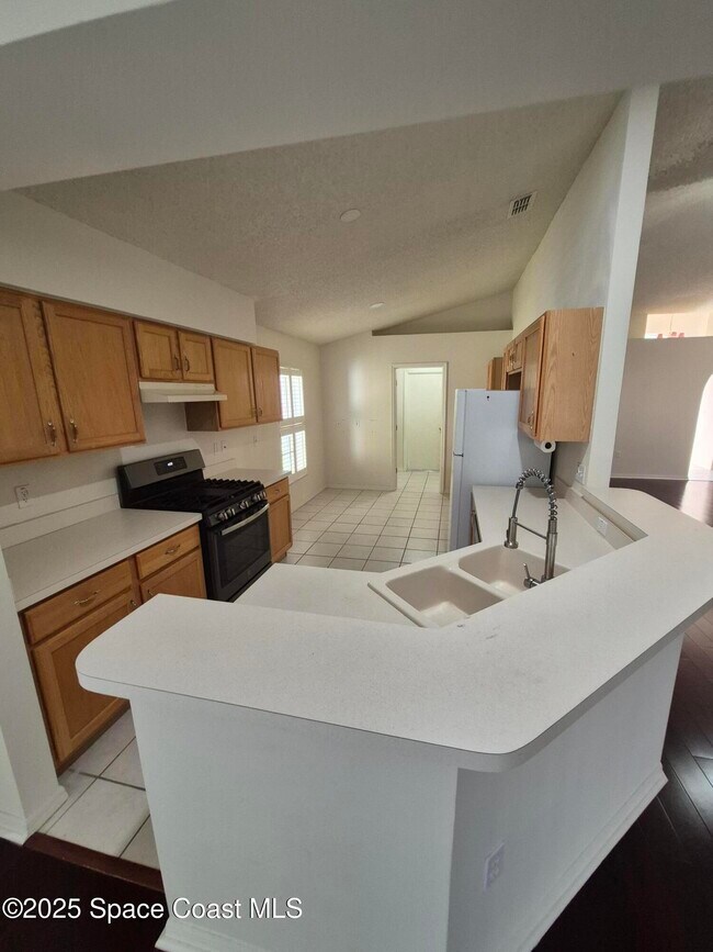 Building Photo - 1278 White Oak Cir