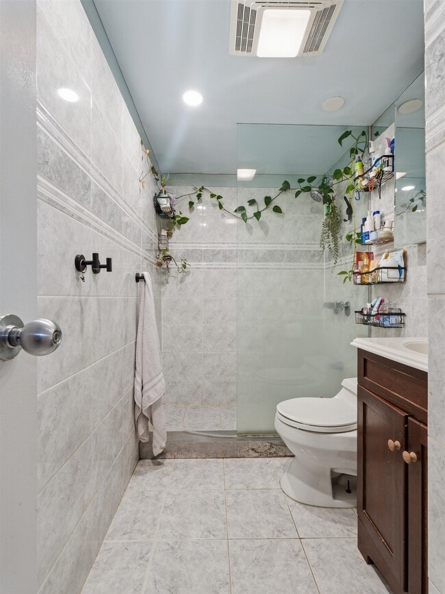 Building Photo - 219 Bloomfield St