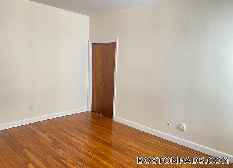 Building Photo - 60 Brighton Ave