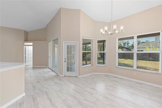 Building Photo - 9885 Montclair Cir
