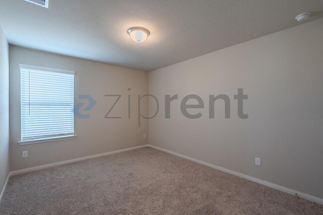 Building Photo - Unit