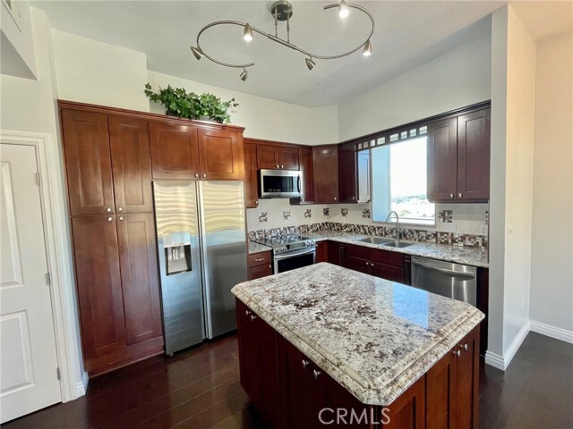 Building Photo - 388 E Ocean Blvd