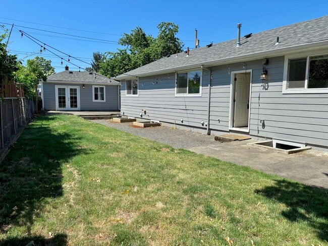 Building Photo - University Park Home with Finished Basemen...