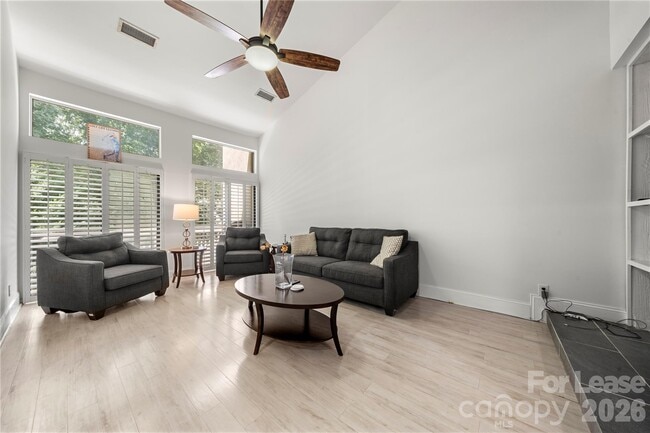 Building Photo - 222 Riverview Terrace