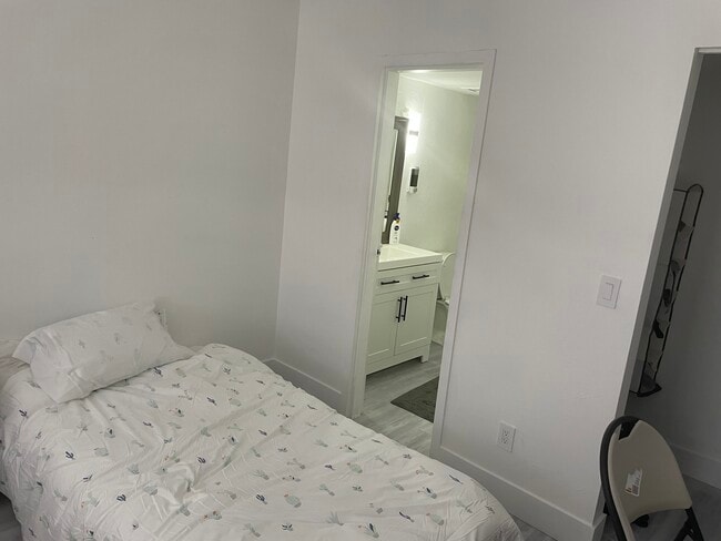 2nd bedroom and bath - 13499 Biscayne Blvd