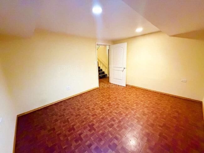 Building Photo - 354 E Rimini Ct