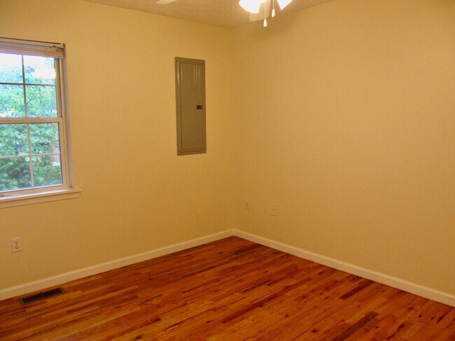Building Photo - Black Mountain Duplex