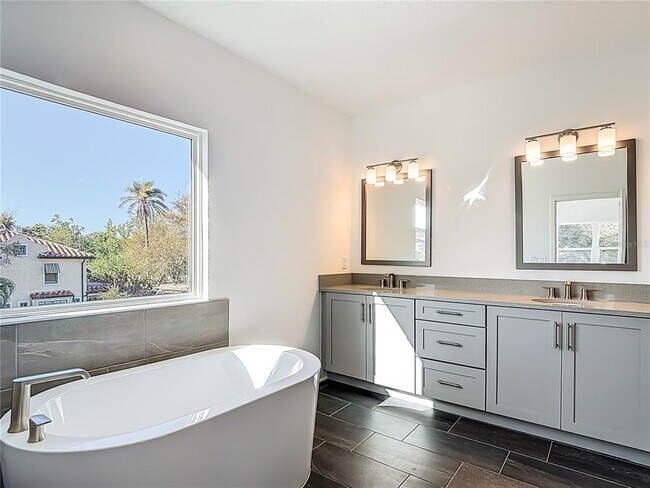 Building Photo - 410 S Westshore Blvd
