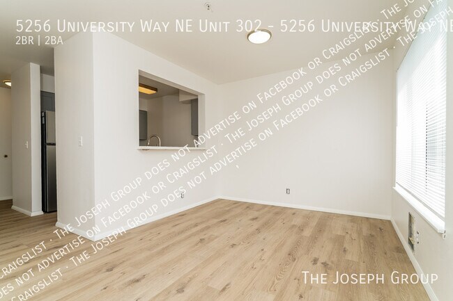 Building Photo - 5256 University Wy NE
