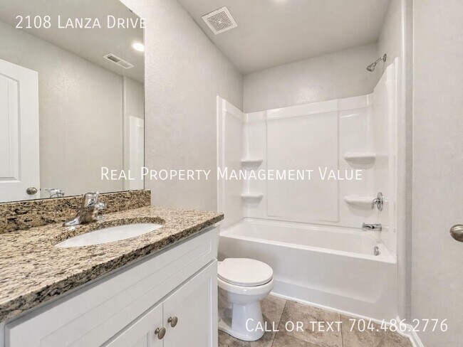 Building Photo - 2108 Lanza Dr