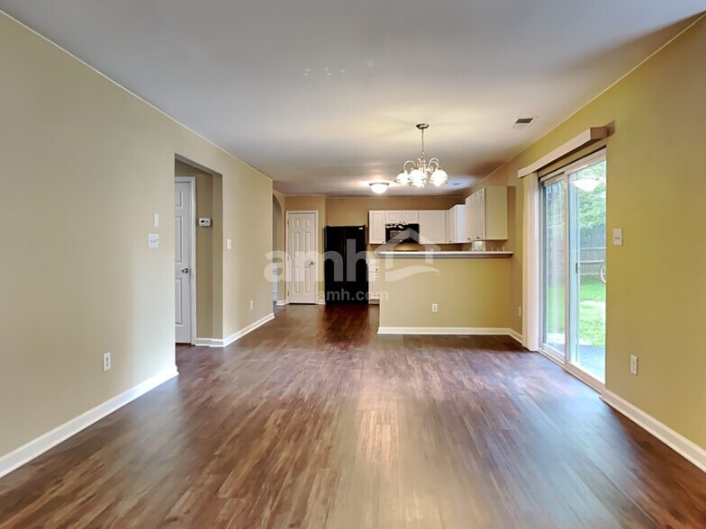 Building Photo - 7615 Henderson Park Rd
