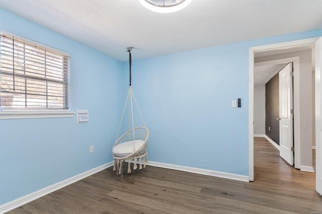 Building Photo - 1216 Old Rdg Rd E