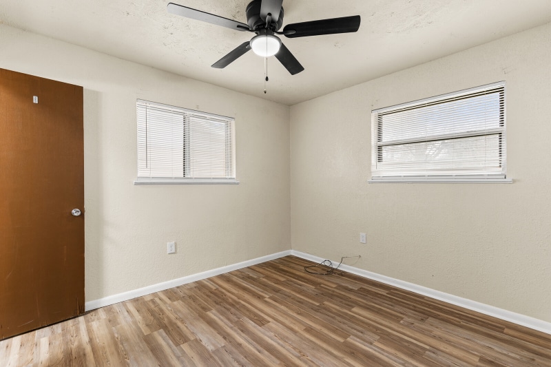 Building Photo - 316 S Barbara St