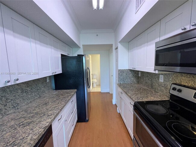 Building Photo - 140 SW 117th Ave