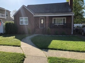 Building Photo - 140 Remsen Ave