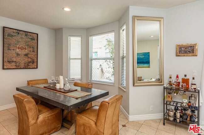 Building Photo - 6451 Zuma View Pl