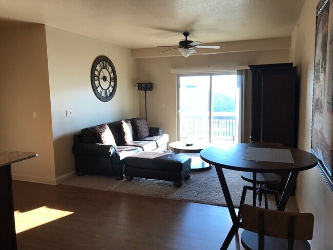 Building Photo - 2810 Bobcat Dr