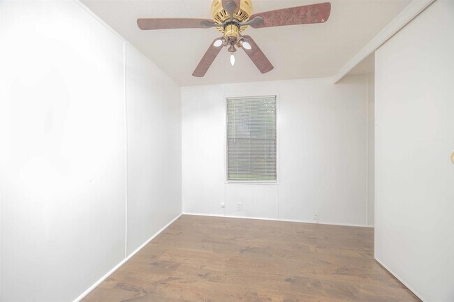 Building Photo - 7553 US-1