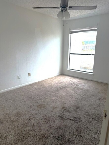 Building Photo - 2826 S Bartell Dr