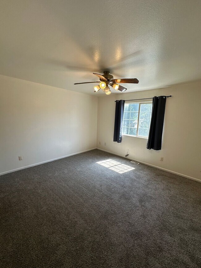 Building Photo - 314 N 49th Ave Ct