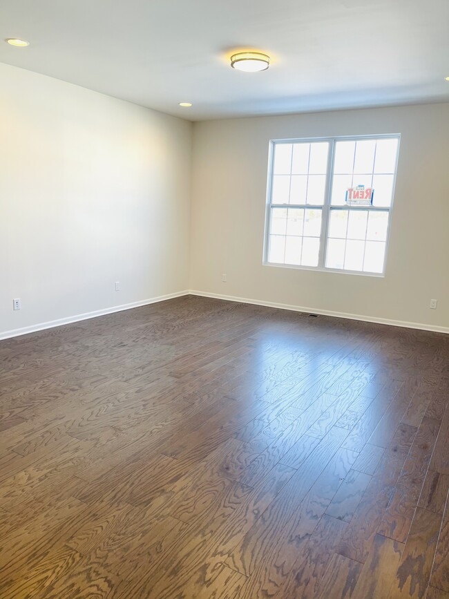 Building Photo - 47732 Fieldstone Dr