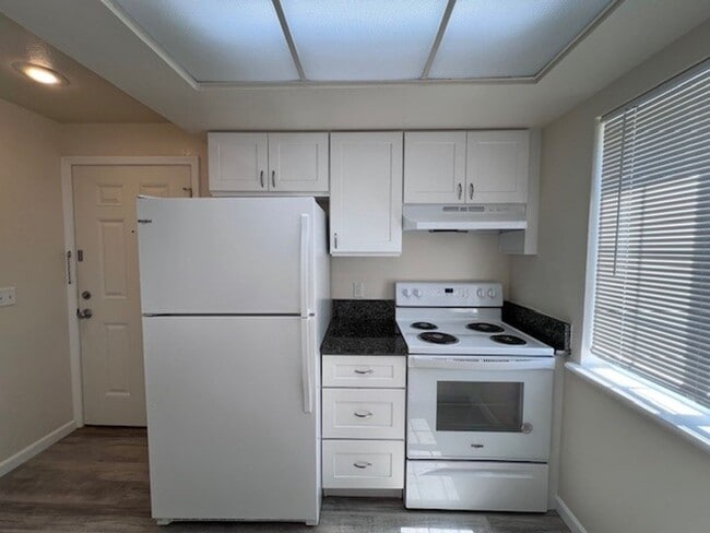 Building Photo - 5684 Eagle Pkwy