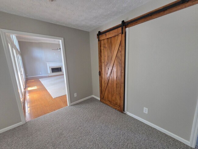 Building Photo - 6548 Mink Dr
