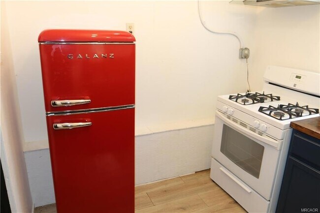 Building Photo - 854 Cienega Rd