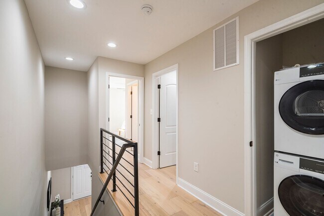 Building Photo - Natural-Light Stunner Near Eastern Market & Potomac Metro