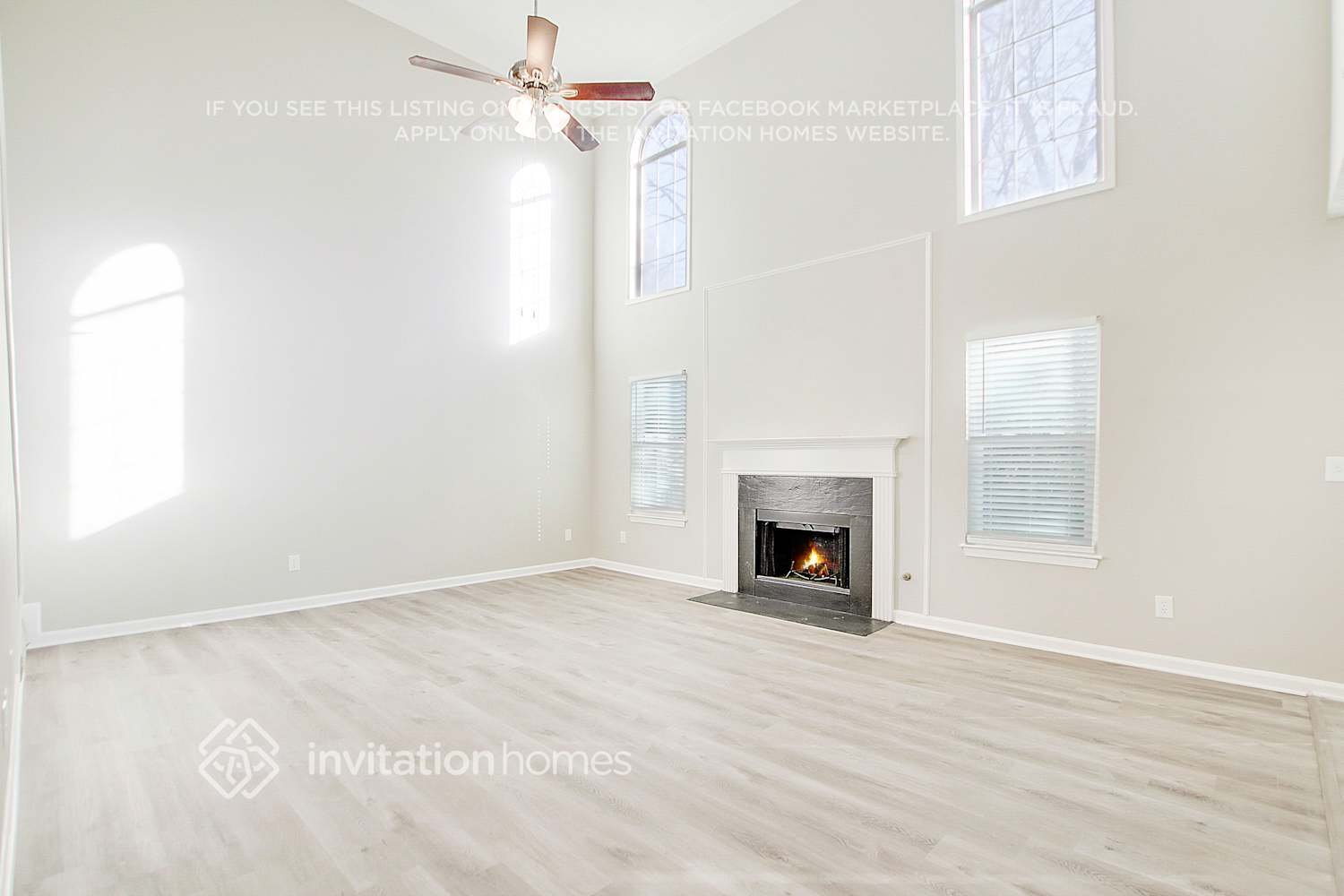 Building Photo - 4558 Carriage Park Dr